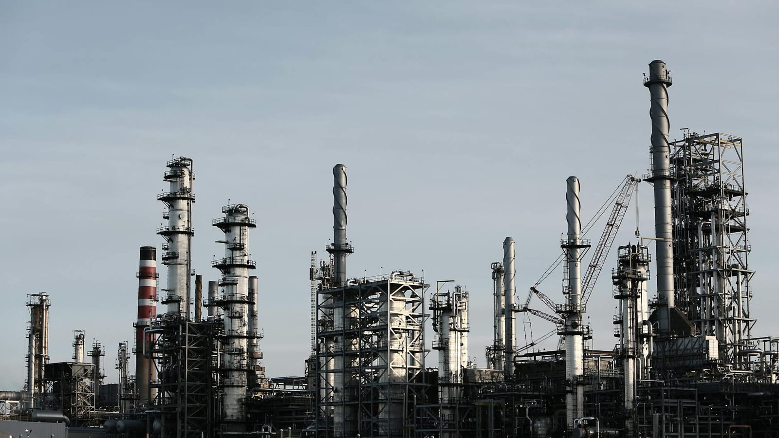 manufacturing plant during daytime